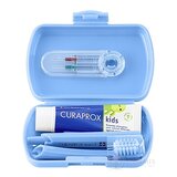 CURAPROX Kids travel set modrý (1x zubná kefka, 2x medzizubná kefka CPS, 1x zubná pasta mäta 6+ 10 ml, 1x nálepka) 1x1 set obrázok