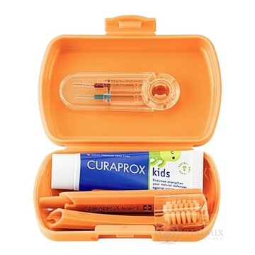 CURAPROX Kids travel set oranžový (1x zubná kefka, 2x medzizubná kefka CPS, 1x zubná pasta mäta 6+ 10 ml, 1x nálepka) 1x1 set obrázok