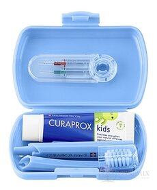 CURAPROX Kids travel set modrý (1x zubná kefka, 2x medzizubná kefka CPS, 1x zubná pasta mäta 6+ 10 ml, 1x nálepka) 1x1 set
